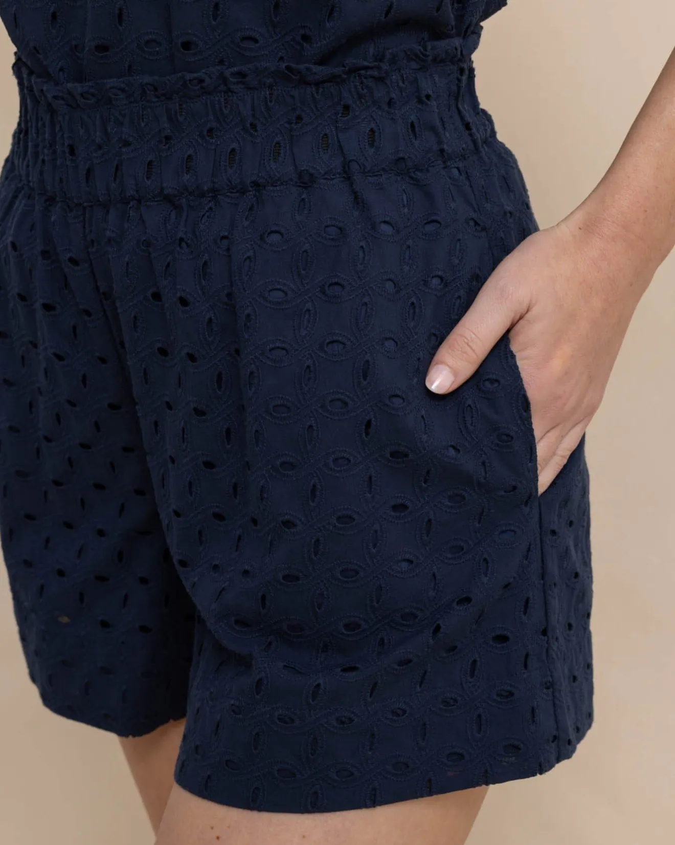 Elyse Eyelet Short<Southern Tide Shop