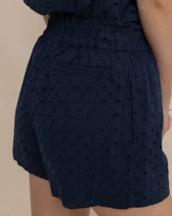 Elyse Eyelet Short<Southern Tide Shop